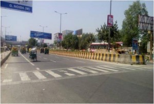 Pole Kiosk Anand Vihar To Dabur Red Light Toll 3'x5' ft x 2(Back to Back)